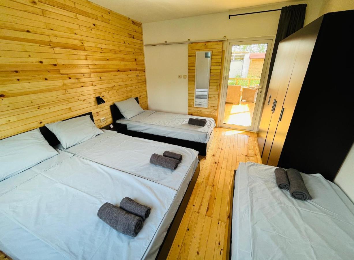Cozyhut Бунгало Под Наем チェルノモレツ エクステリア 写真